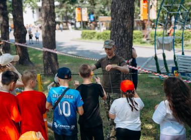 Жители Хабаровска прошли «Тропу воина» в День ветерана боевых действий