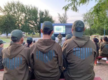 Калмыцкие курсанты пообщались с ветераном трех военных конфликтов Эрдни Хуцаевым