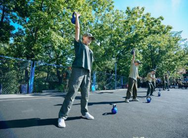 Армейский гиревой рывок: испытание на силу и выносливость!