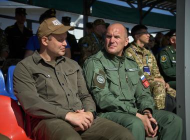 Дмитрий Шевченко встретился с семьей Абдуллиных, представляющих Центр «ВОИН» в финале «Семейной зарницы»