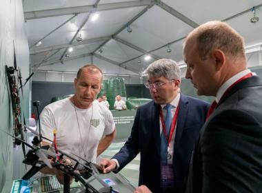 Глава Республики Бурятия лично оценил военно-спортивный городок Центра «ВОИН» на выставке «Улица Дальнего Востока».