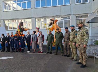 Сотрудники Центра «ВОИН» оценили подготовку кузбасских школьников на военно-спортивных соревнованиях