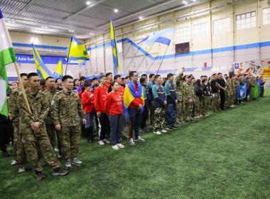 Директор Центра «ВОИН» наградил победителей конкурса «Сила в единстве» в Якутии