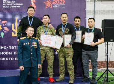 Директор Центра «ВОИН» наградил победителей конкурса «Сила в единстве» в Якутии