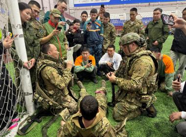 Директор Центра «ВОИН» наградил победителей конкурса «Сила в единстве» в Якутии
