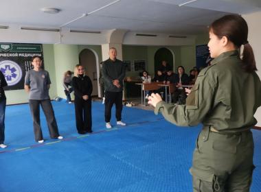 Курсанты Центра «ВОИН» провели мастер-классы для родителей и сразились с ними в лазертаг