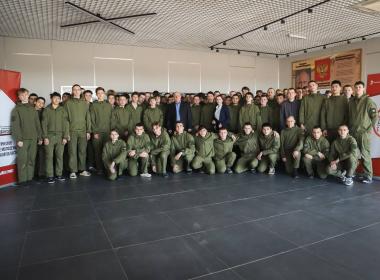 Волгоградские курсанты встретились с участником СВО в преддверии Дня защитника Отечества