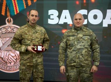 Инструктор Центра «ВОИН» получил медаль «За содействие СВО»